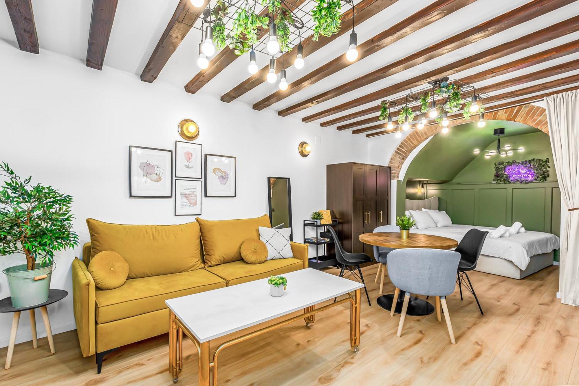 La Bestia Deluxe Studio Apartment Ровин Екстериор снимка